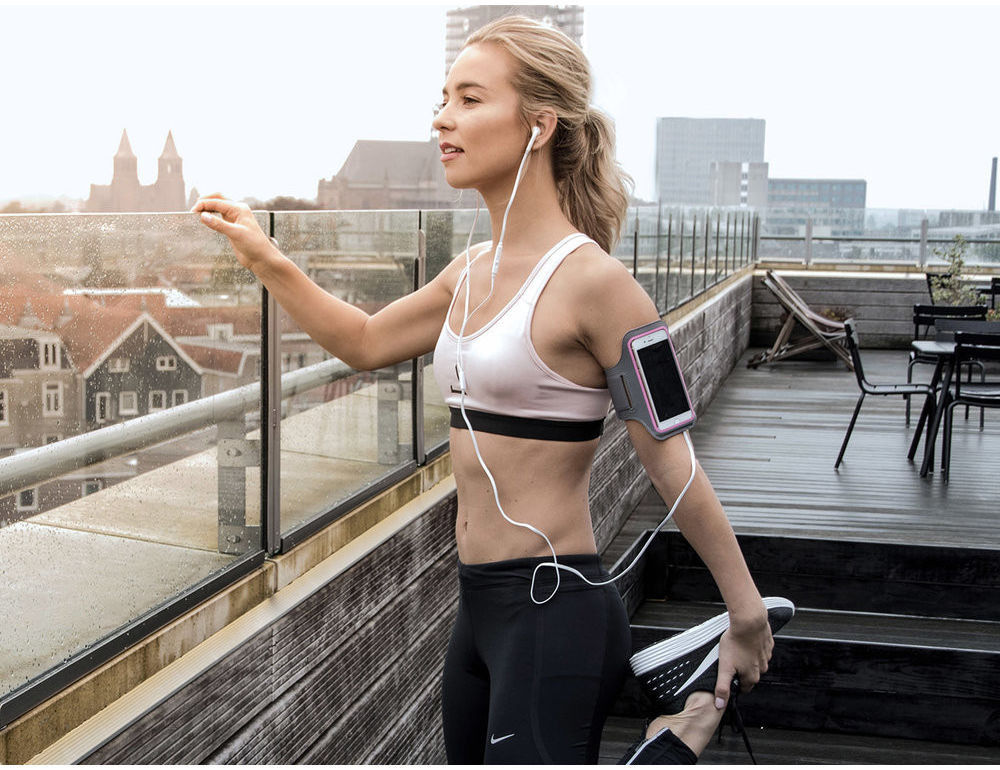 Mobiparts Comfort Fit Armband iPhone 12 / 12 Pro Sporthoesje Oranje afbeelding 5