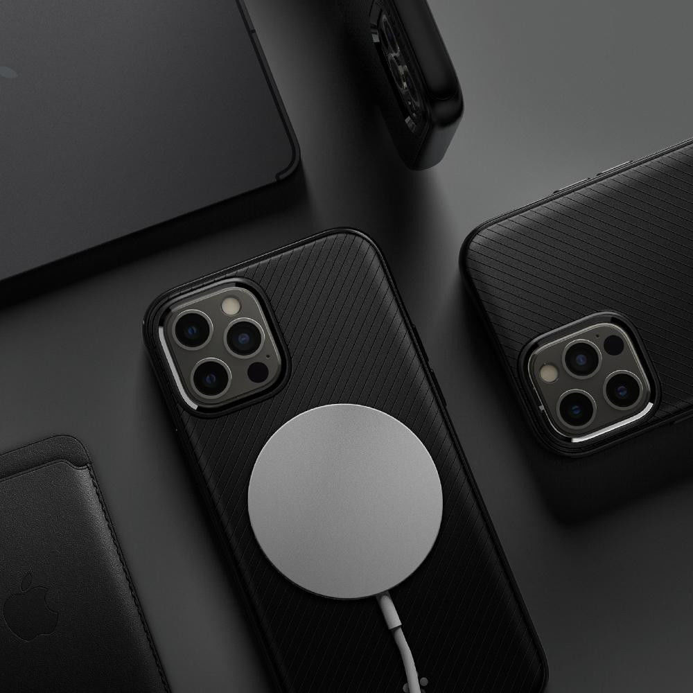 Spigen Mag Armor iPhone 12 / 12 Pro Hoesje voor Apple MagSafe Zwart afbeelding 4