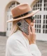 Burga Tough Case Apple iPhone 13 Pro Hoesje Almond Latte Print afbeelding 7