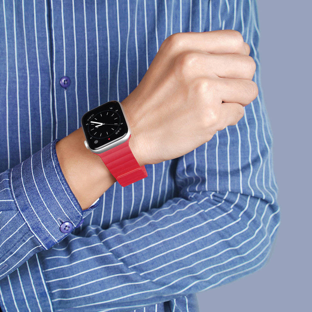 Dux Ducis Apple Watch Bandje - 1-10/SE - 38/40/41/42MM - Magneetsluiting - Rood afbeelding 2