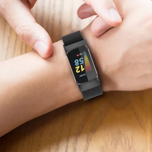 Fitbit Charge 5 Bandje Milanese Staal met Magneetsluiting Zwart afbeelding 6