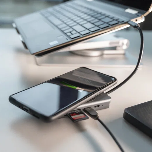 4smarts 9-in-1 USB-C Hub met Draadloze Oplader 15W Grijs afbeelding 5