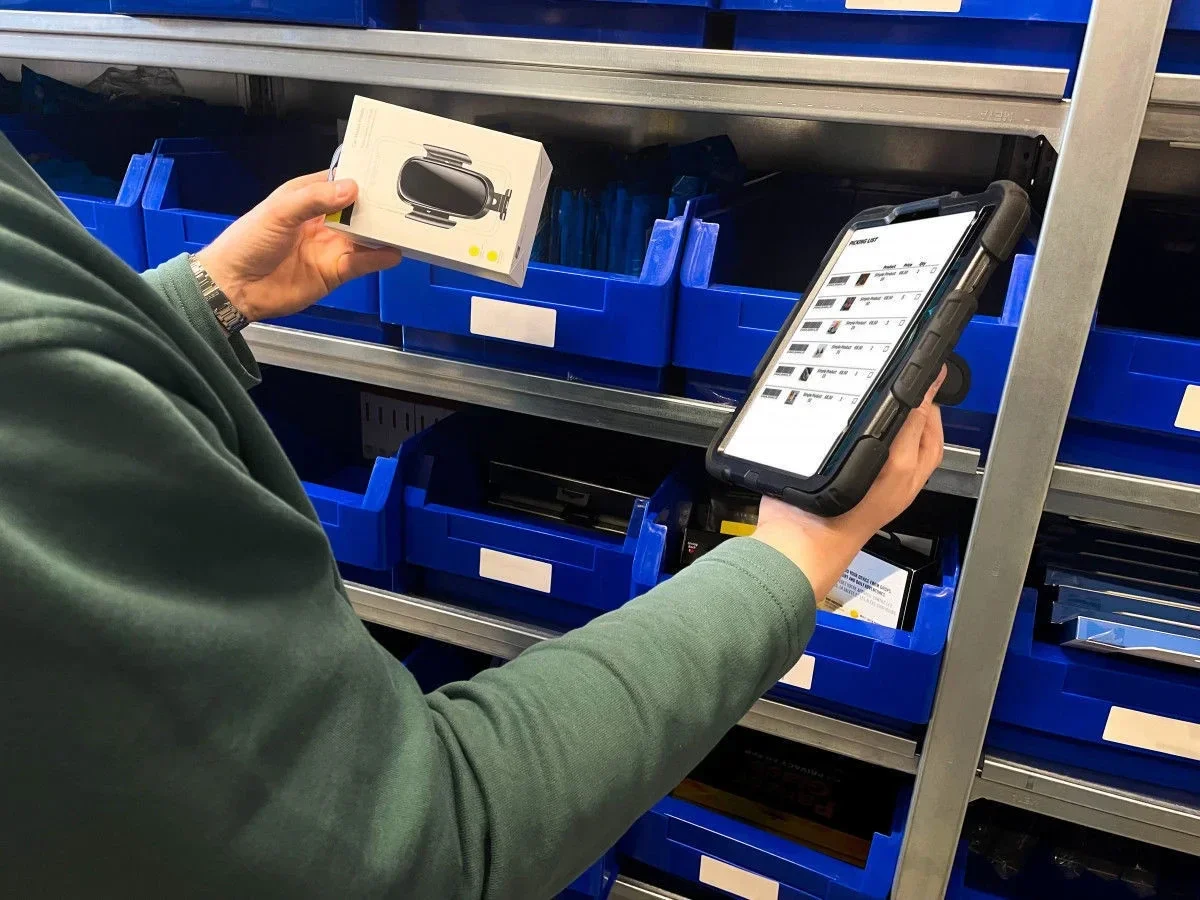 Samsung Galaxy Tab S10 Ultra/S9 Ultra Hoes met Screenprotector en Handriem Zwart afbeelding 12