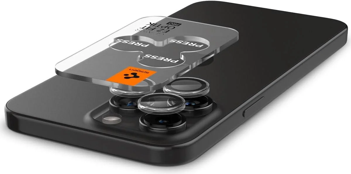 Spigen Optik iPhone 15 Pro/ 15 Pro max camera protector - 2 pack installatietray afbeelding 8
