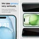 Spigen EZ Fit Glas.tR Apple iPhone 16 / 15 Privacy Glass (2-Pack) afbeelding 3