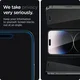Spigen EZ Fit Glas.tR iPhone 14 Pro Privacy Screen Protector 2-Pack afbeelding 6