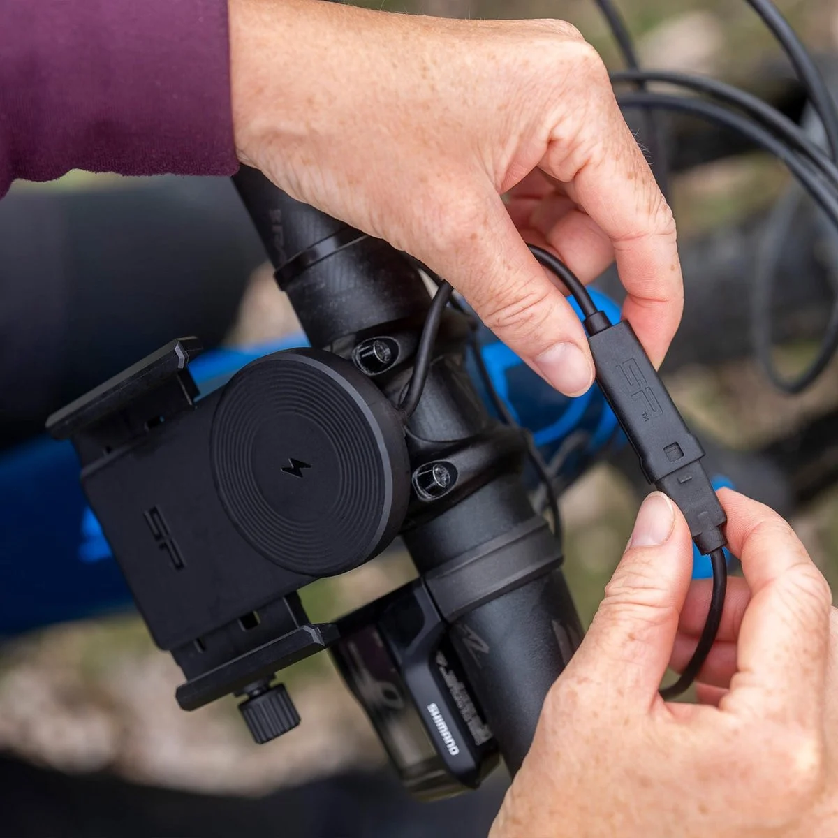 SP Connect Charging Phone Clamp SPC+ - Telefoonhouder met Draadloze Oplader 15W afbeelding 4