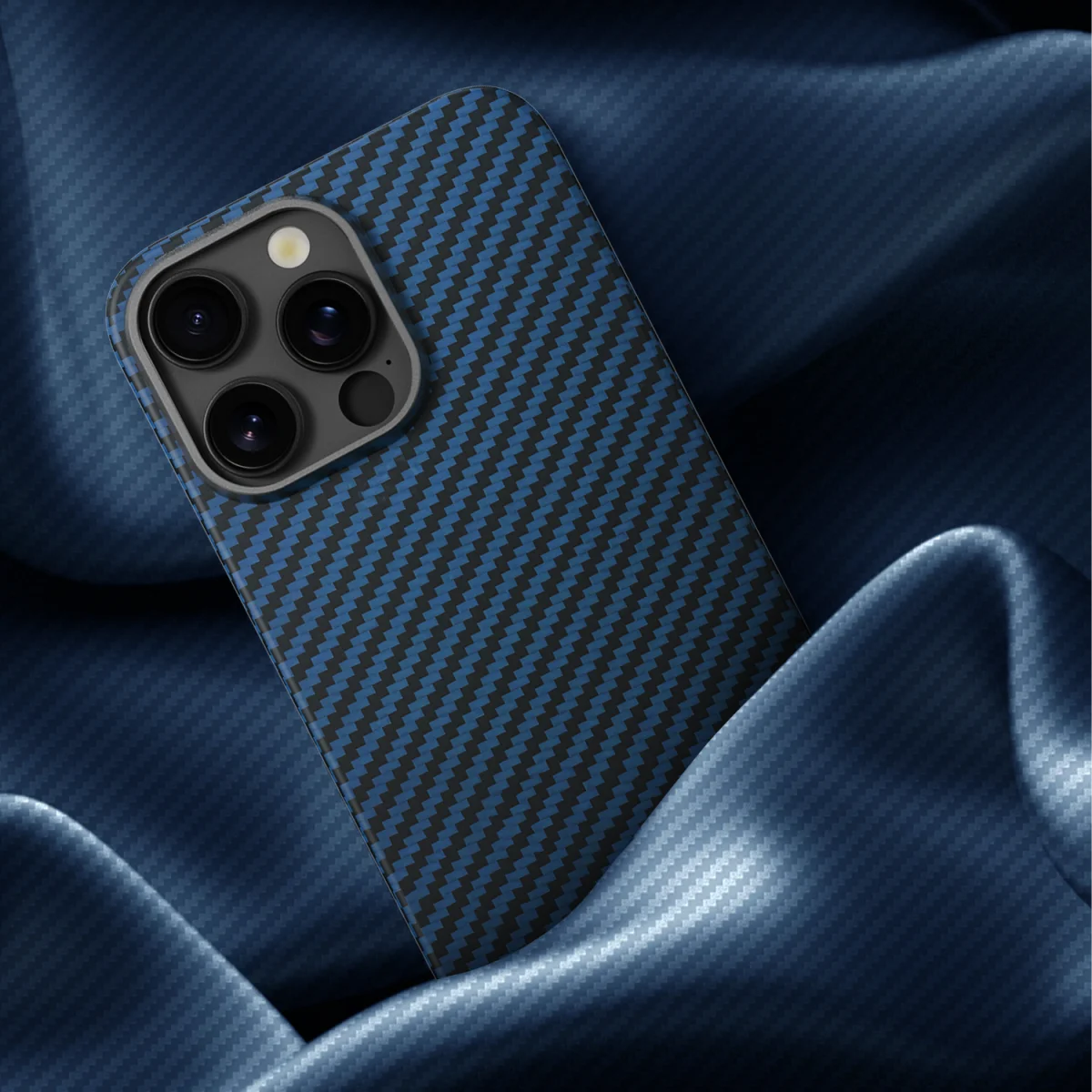 NEKIT Fiber Apple iPhone 16 Pro Max Hoesje MagSafe Kevlar Back Cover Dun Blauw afbeelding 11