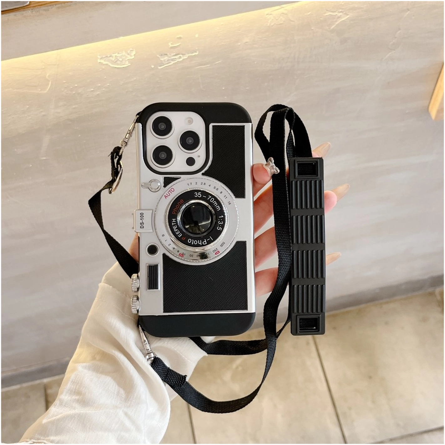 iPhone 16 Pro Hoesje Vintage Retro Camera Back Cover met Koord Zwart afbeelding 6