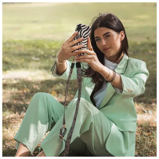 AVY Apple iPhone 13 Pro Hoesje MagSafe Back Cover Serengeti Zebra afbeelding 11