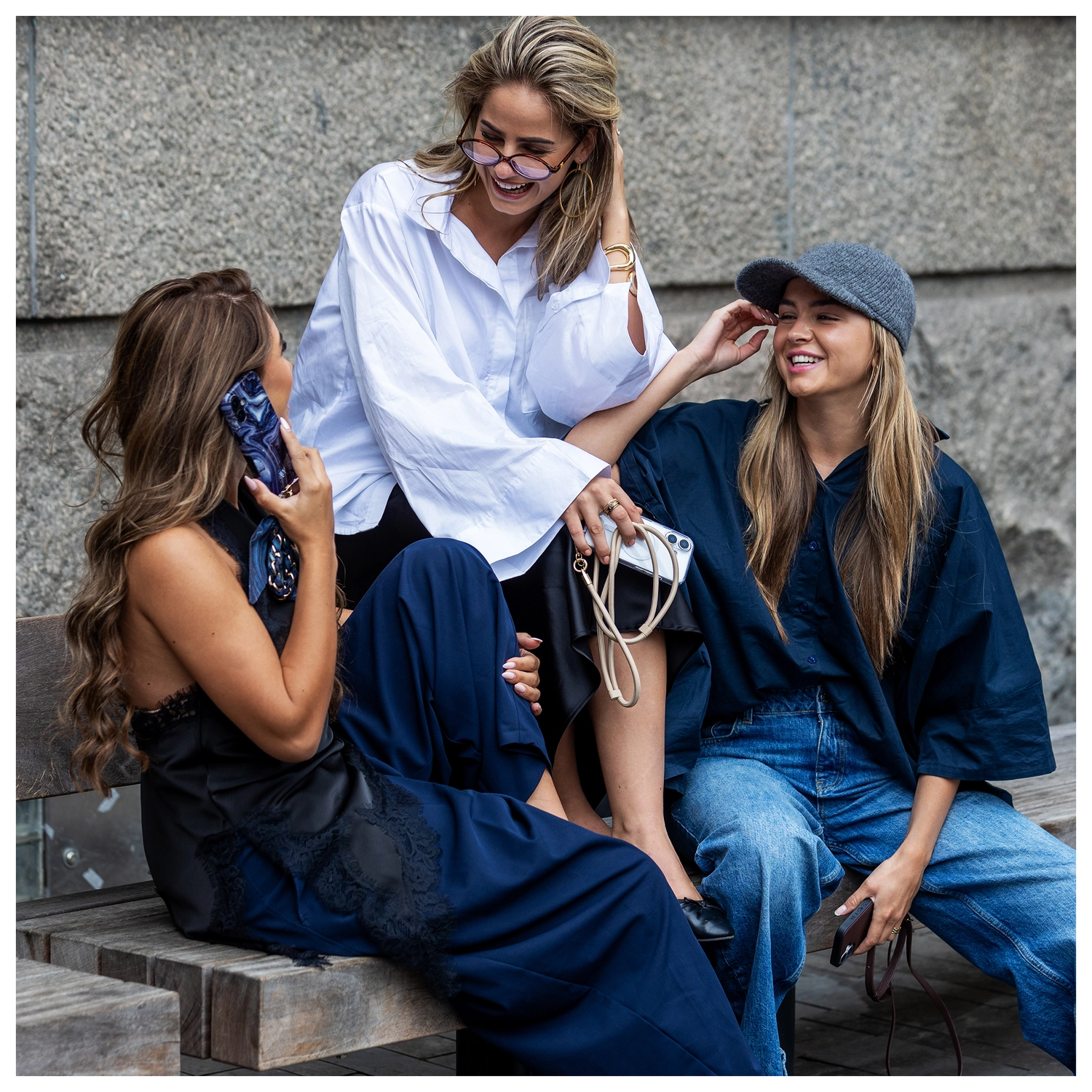 AVY Apple iPhone 17 Pro Max MagSafe Hoesje met Koord 32CM Obscura Blue afbeelding 5