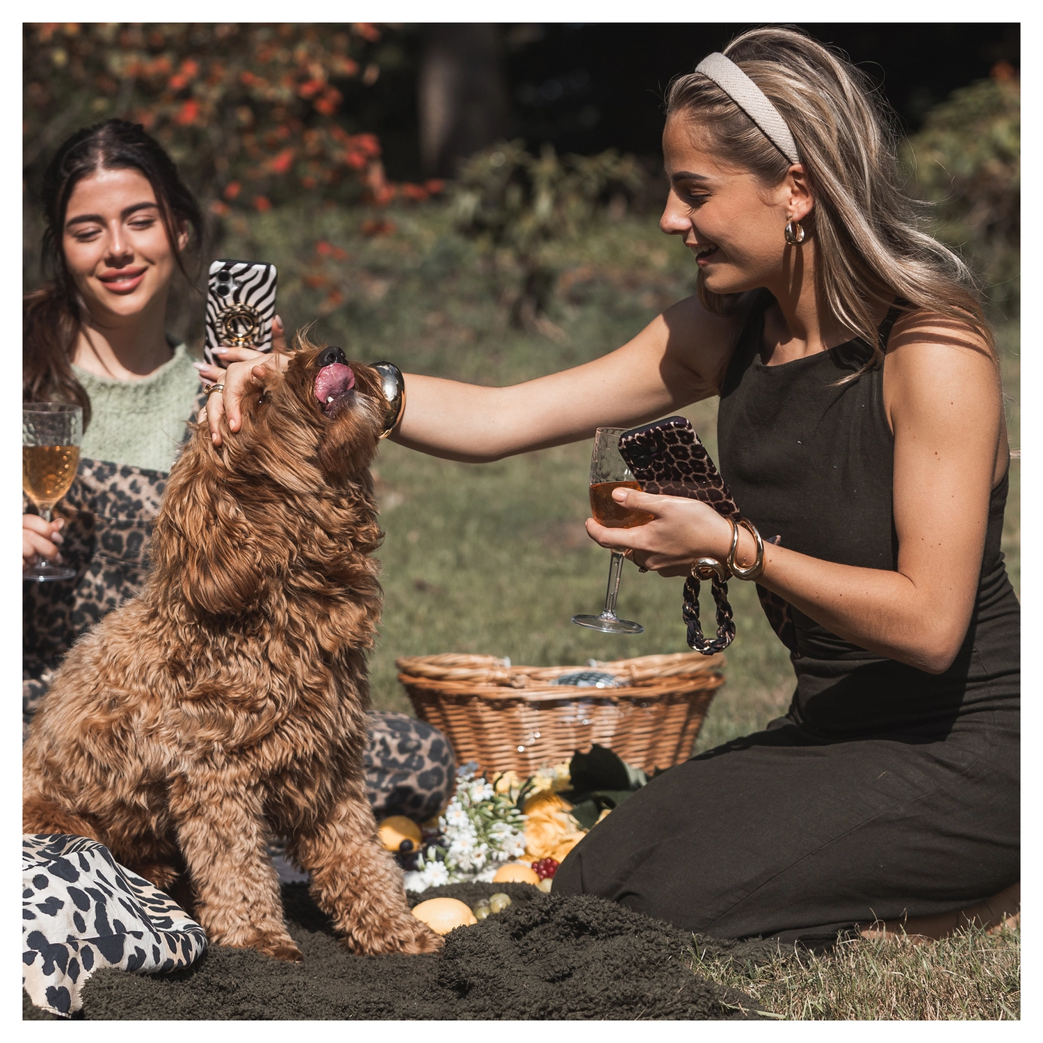 AVY Apple iPhone 17 Pro Max MagSafe Hoesje met Koord 30CM Panther Hearts afbeelding 4