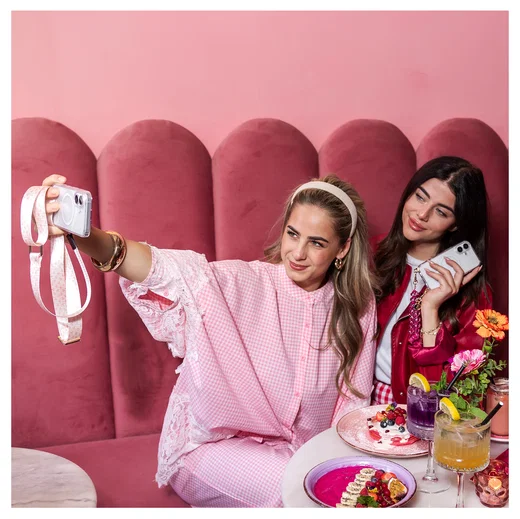AVY Apple iPhone 15 MagSafe Hoesje met Koord 130CM Cupid Blush afbeelding 5