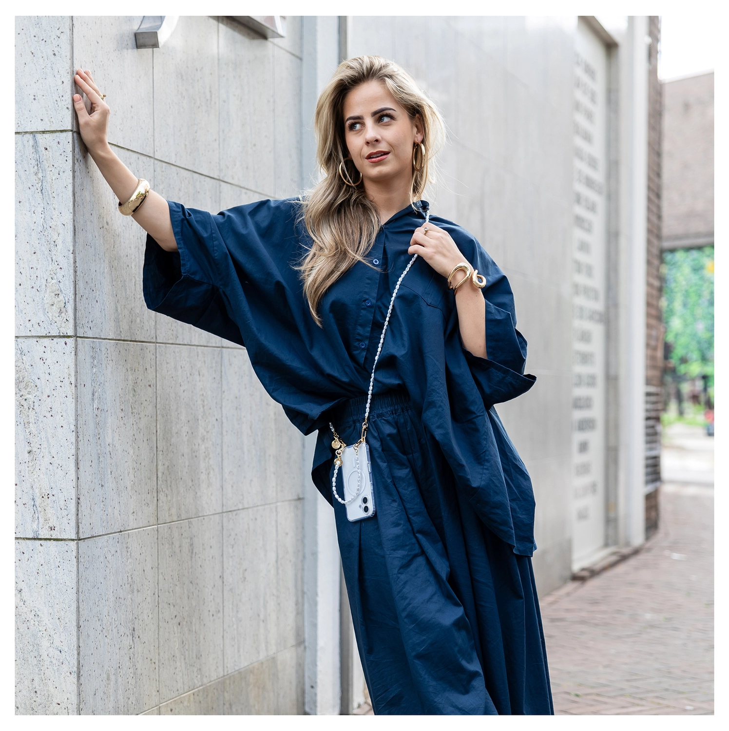 AVY Apple iPhone 11 Hoesje met Koord & MagSafe 120CM Perla Chic Long afbeelding 5