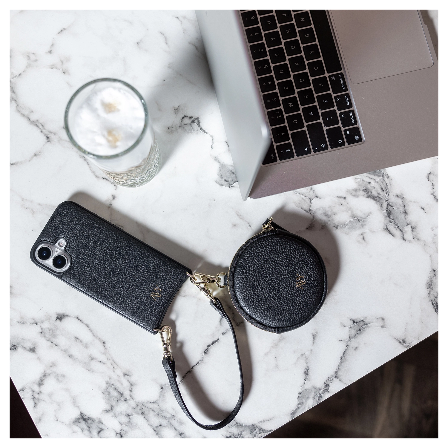 AVY Samsung S25 Plus / S24 Plus Hoesje met Koord Haakjes MagSafe Leer Zwart afbeelding 2