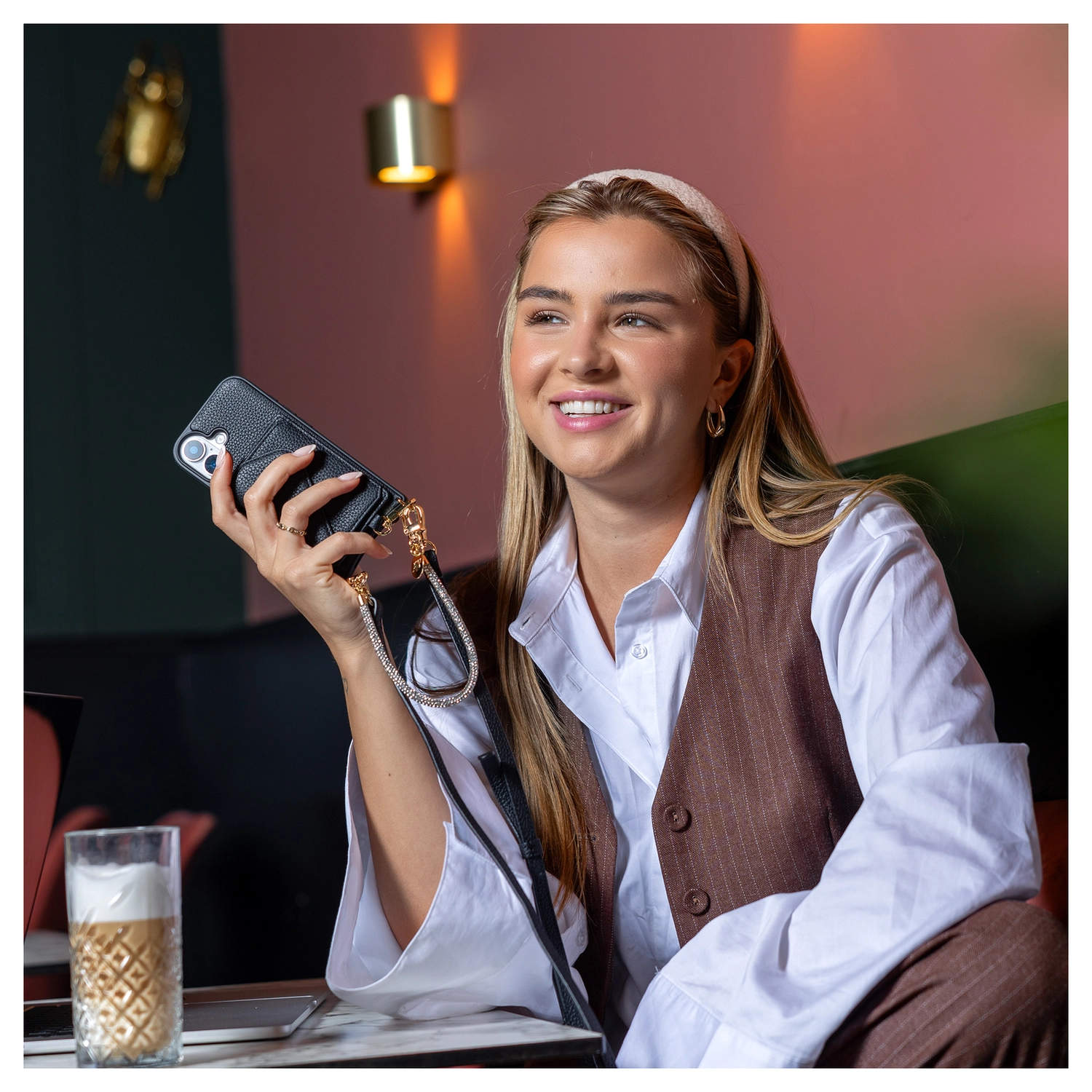 AVY Apple iPhone 14 Pro - Classic Kit - Leather Zwart afbeelding 4