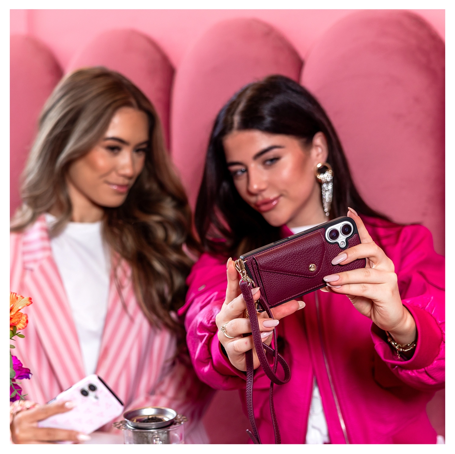 AVY Samsung Galaxy S25 / S24 - Luxury Kit - Burgundy - Long Leather afbeelding 3