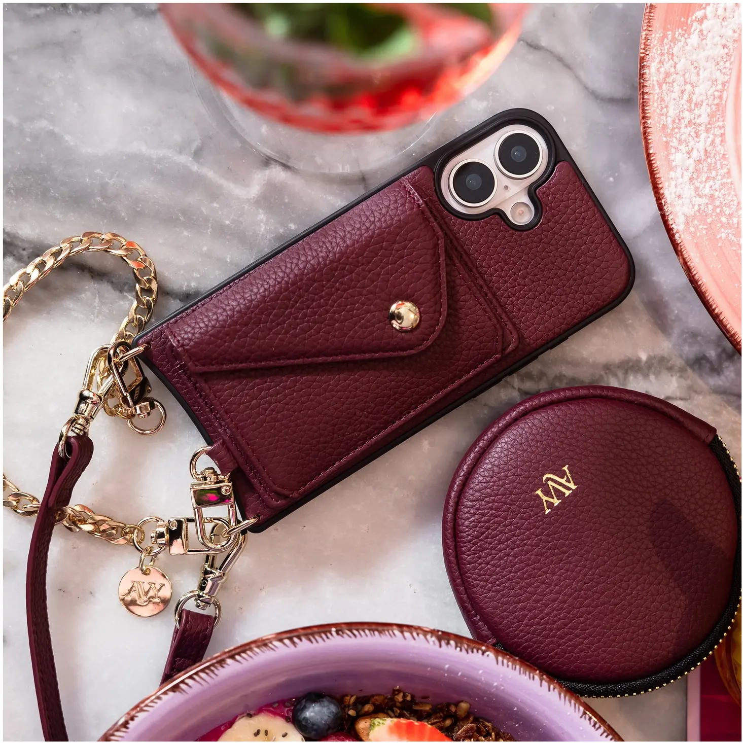 AVY Apple iPhone 15 - Statement Kit - Burgundy - Long Leather afbeelding 2