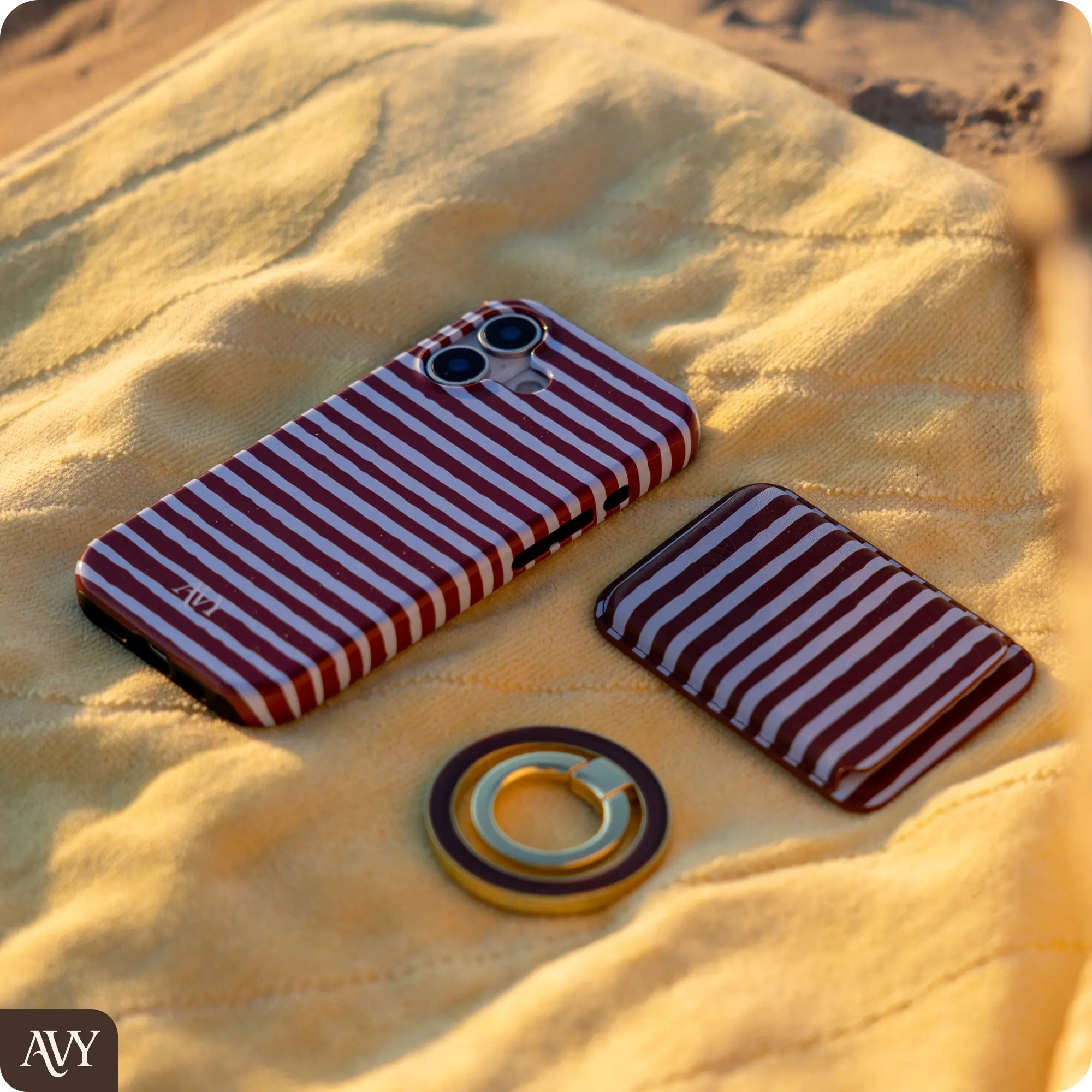 AVY Apple iPhone 14 / 13 Hoesje MagSafe Back Cover Ocean Latte afbeelding 4