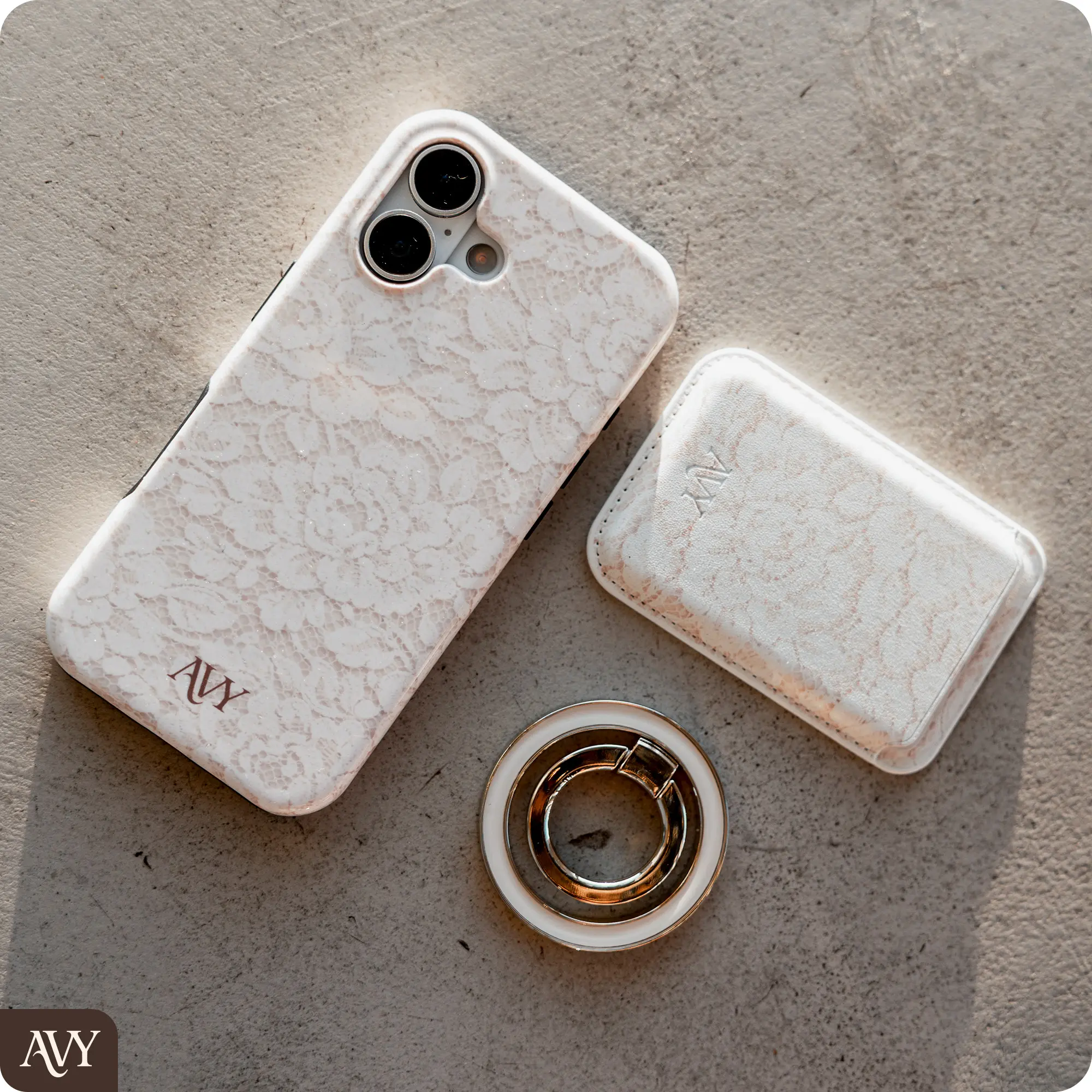 AVY Apple iPhone 14 / 13 Hoesje MagSafe Back Cover Vintage Lace afbeelding 4