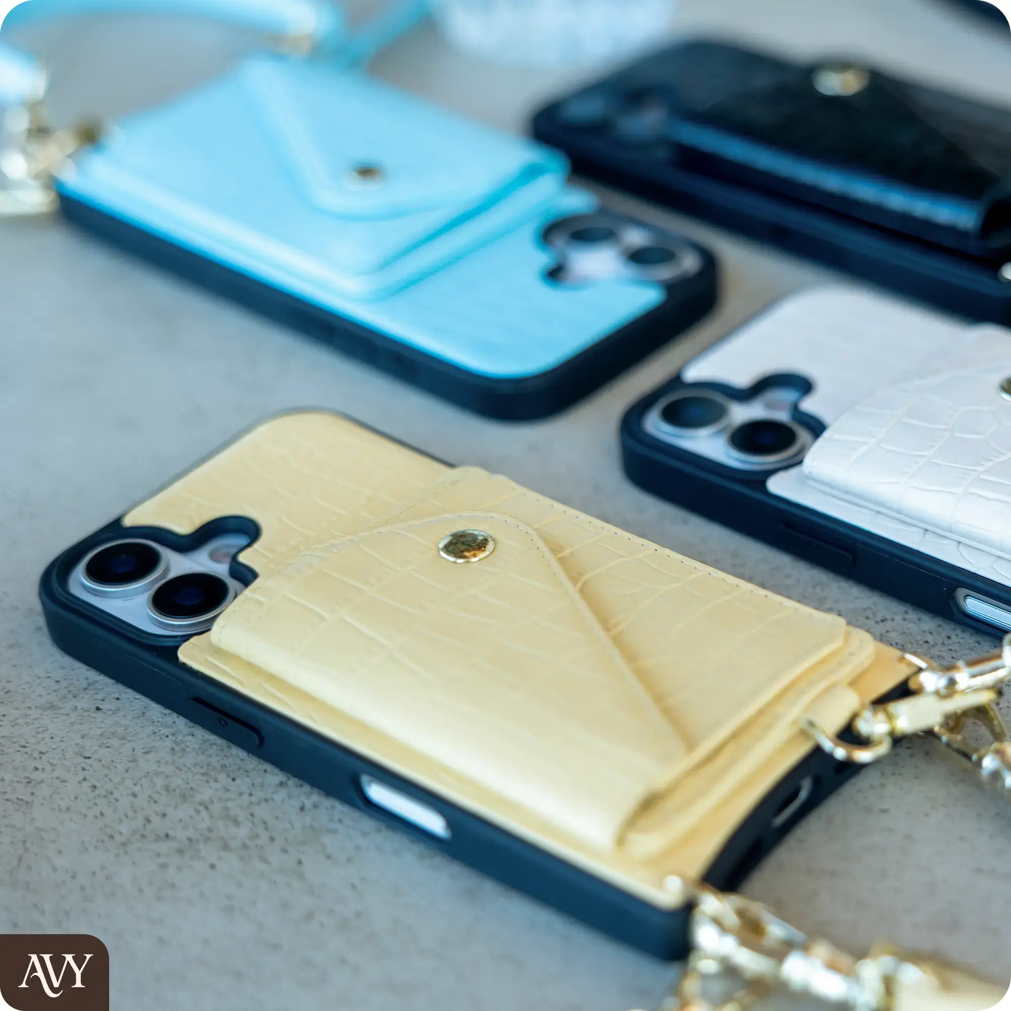 AVY Apple iPhone 14 / 13 - Classic Kit - Leather Croco Geel afbeelding 4