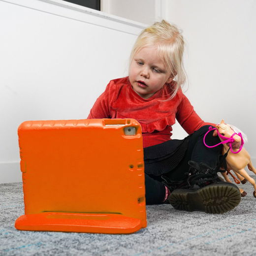 iPad 10.2 2019 / 2020 / 2021 Kinder Tablethoes met Handvat Oranje afbeelding 4