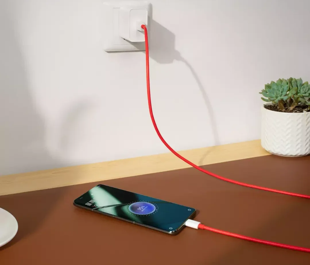 Originele OnePlus Dash USB-A naar USB-C kabel 1 Meter Rood/Wit afbeelding 3