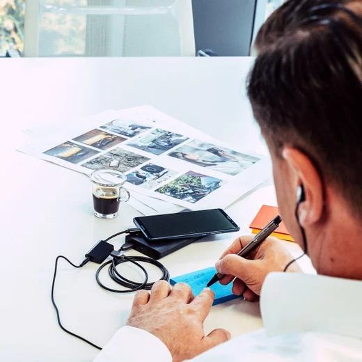 4smarts Active SoundSplit USB-C naar USB-C en 3.5mm Aux Audio Splitter afbeelding 2