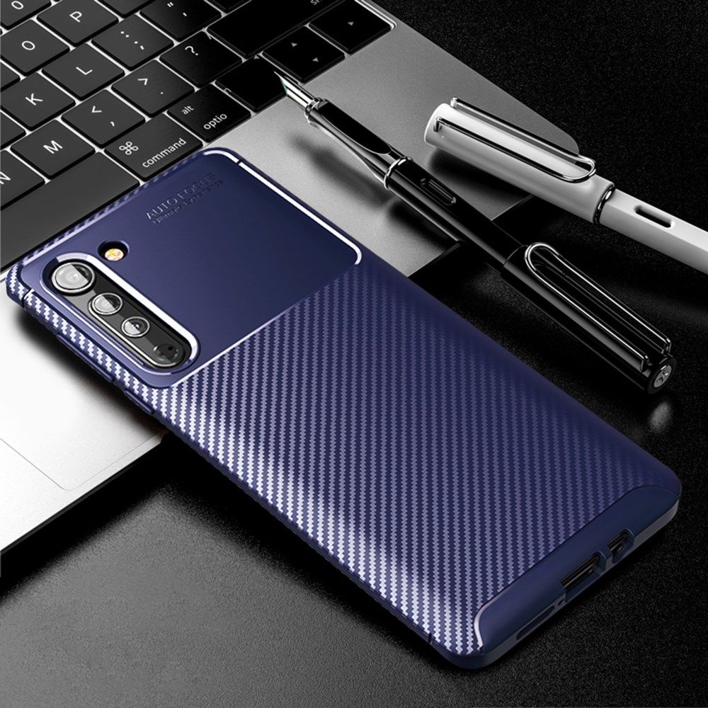 Motorola Edge Siliconen Carbon Hoesje Blauw afbeelding 3