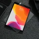 Apple iPad 10.2 (2019/2020/2021) 0.3mm Tempered Glass Screenprotector afbeelding 15